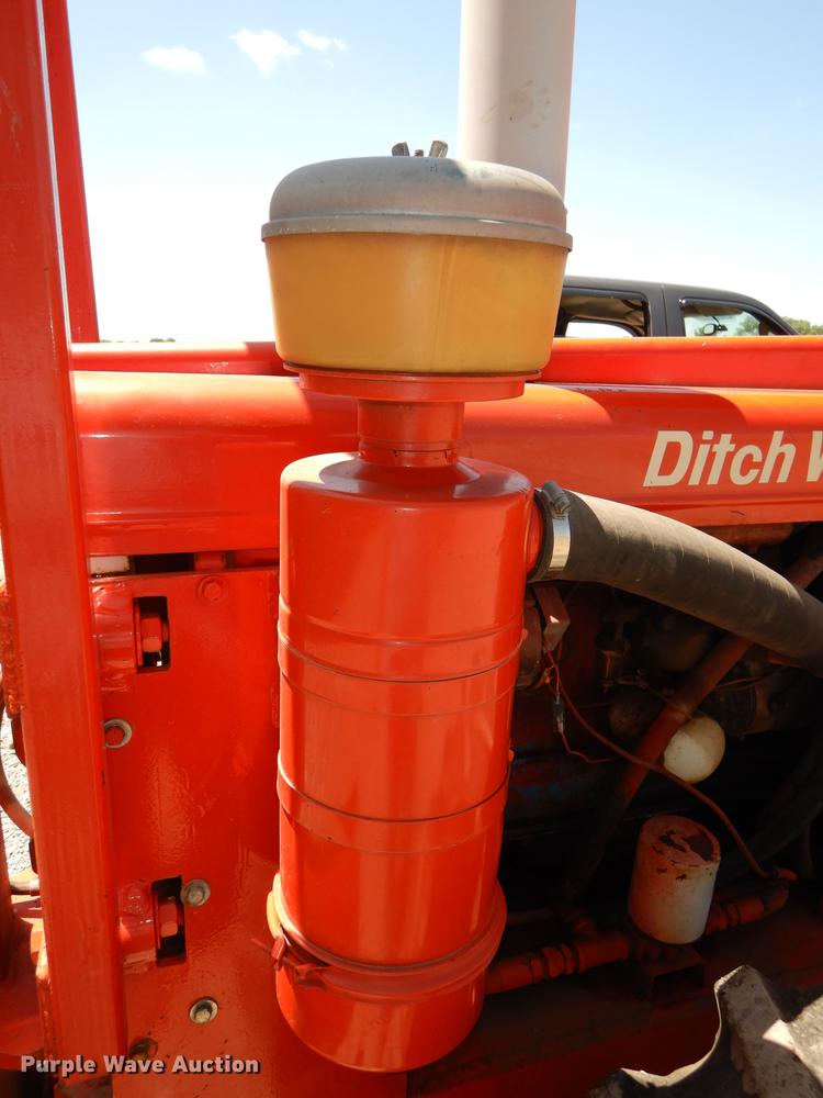 image for item DE1766 Ditch Witch R65 trencher