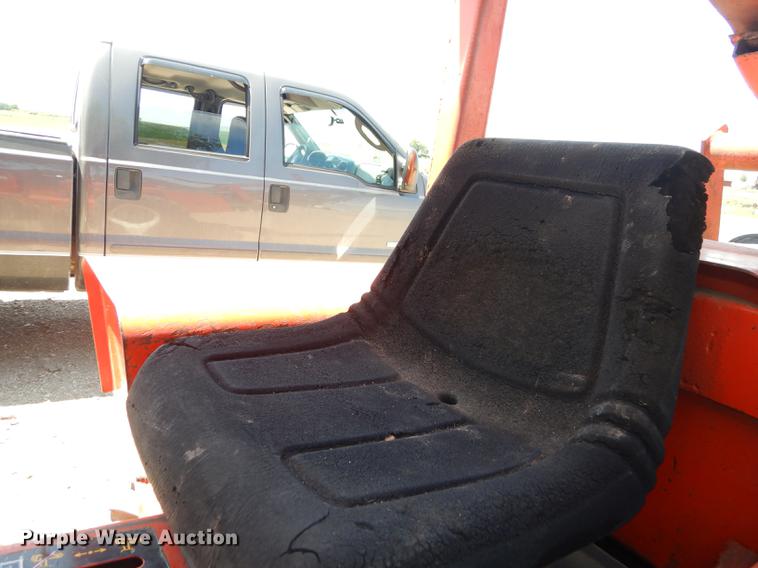 image for item DE1766 Ditch Witch R65 trencher