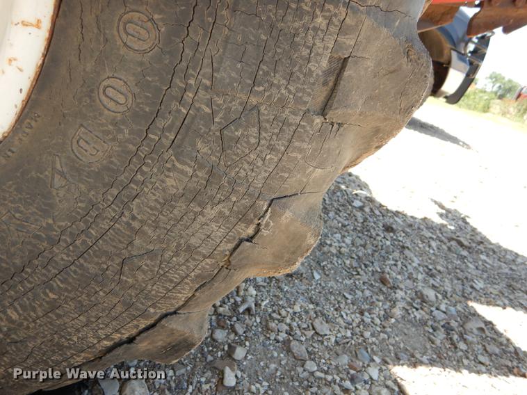 image for item DE1766 Ditch Witch R65 trencher