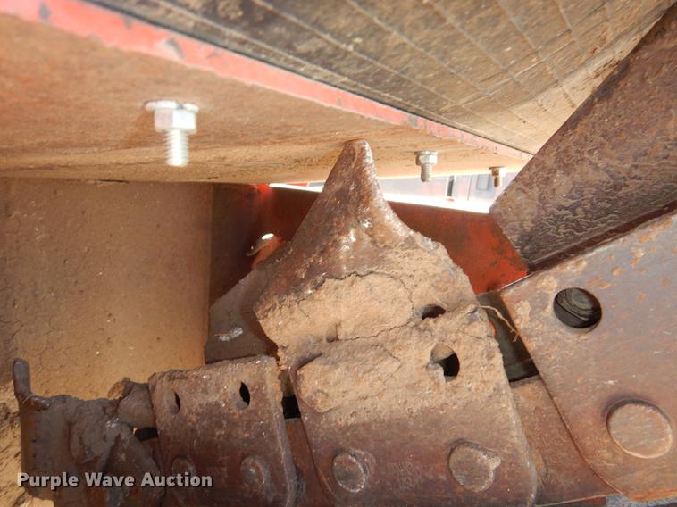 image for item DE1766 Ditch Witch R65 trencher