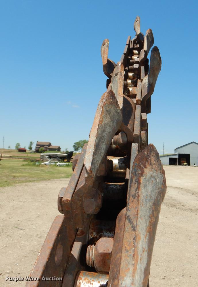 image for item DE1766 Ditch Witch R65 trencher