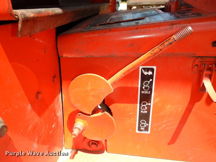 image for item DE1766 Ditch Witch R65 trencher