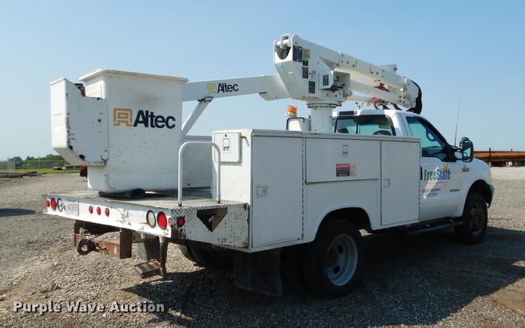 image for item DE1797 2002 Ford F550 Super Duty XL bucket truck