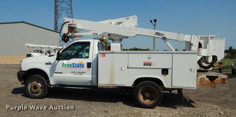 image for item DE1797 2002 Ford F550 Super Duty XL bucket truck