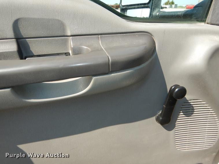 image for item DE1797 2002 Ford F550 Super Duty XL bucket truck