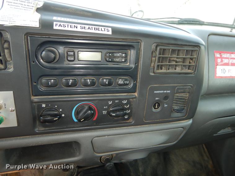 image for item DE1797 2002 Ford F550 Super Duty XL bucket truck