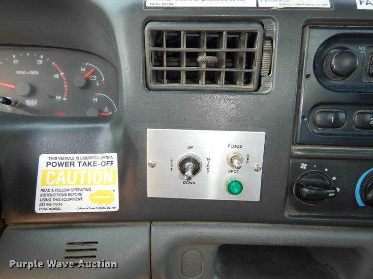 image for item DE1797 2002 Ford F550 Super Duty XL bucket truck