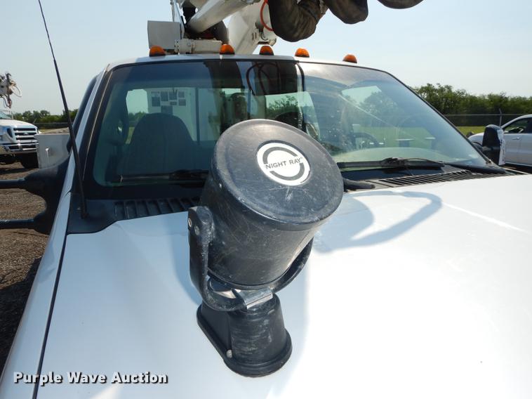 image for item DE1797 2002 Ford F550 Super Duty XL bucket truck