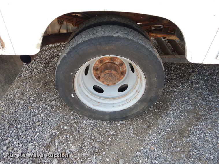 image for item DE1797 2002 Ford F550 Super Duty XL bucket truck