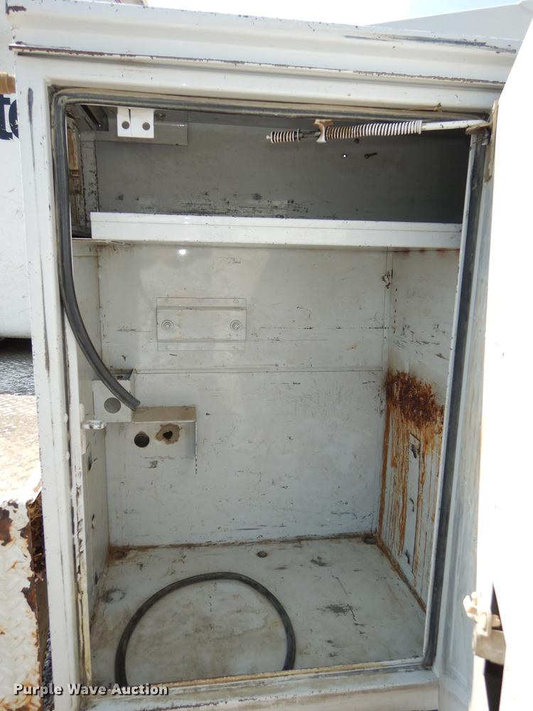 image for item DE1797 2002 Ford F550 Super Duty XL bucket truck