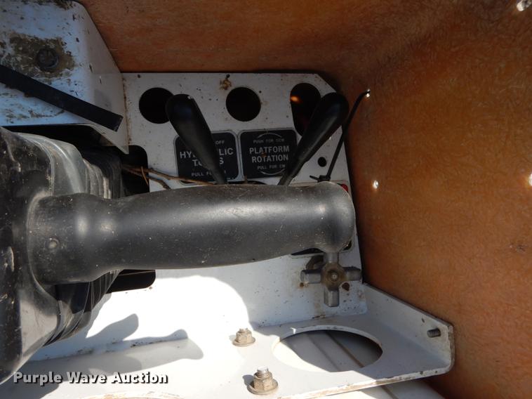 image for item DE1797 2002 Ford F550 Super Duty XL bucket truck