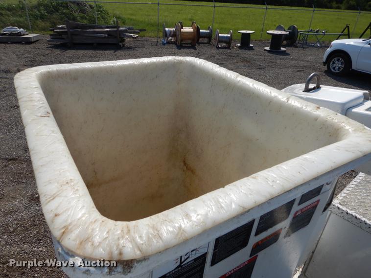 image for item DE1797 2002 Ford F550 Super Duty XL bucket truck