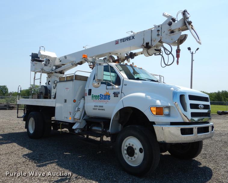 image for item DE1799 2008 Ford F750 Super Duty XL digger derrick truck