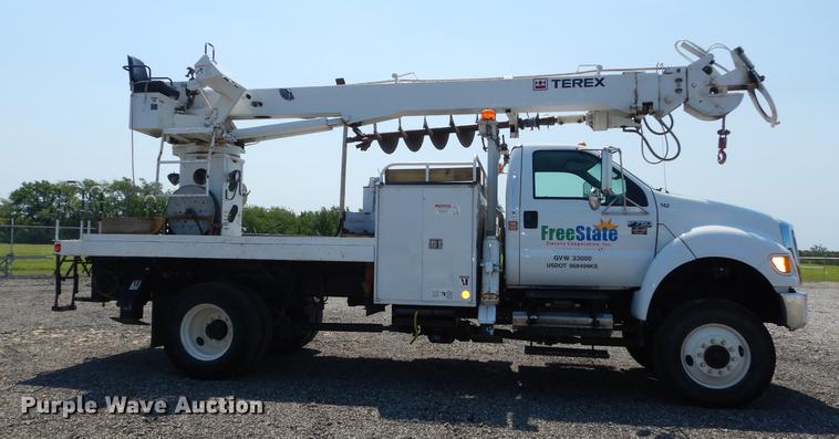 image for item DE1799 2008 Ford F750 Super Duty XL digger derrick truck