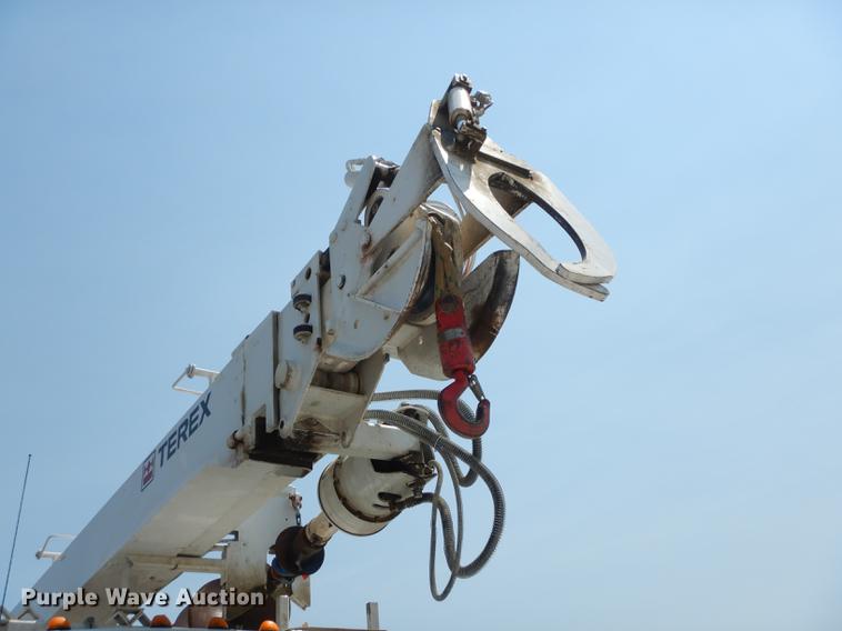 image for item DE1799 2008 Ford F750 Super Duty XL digger derrick truck