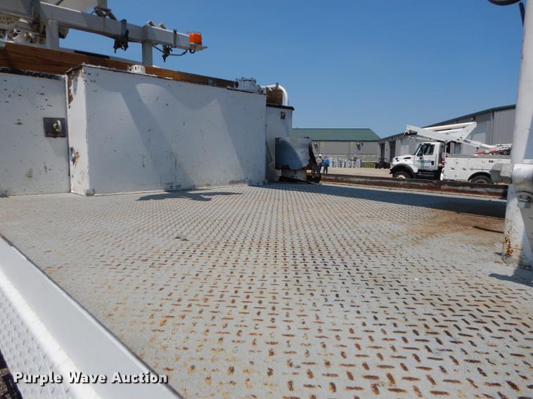 image for item DE1799 2008 Ford F750 Super Duty XL digger derrick truck