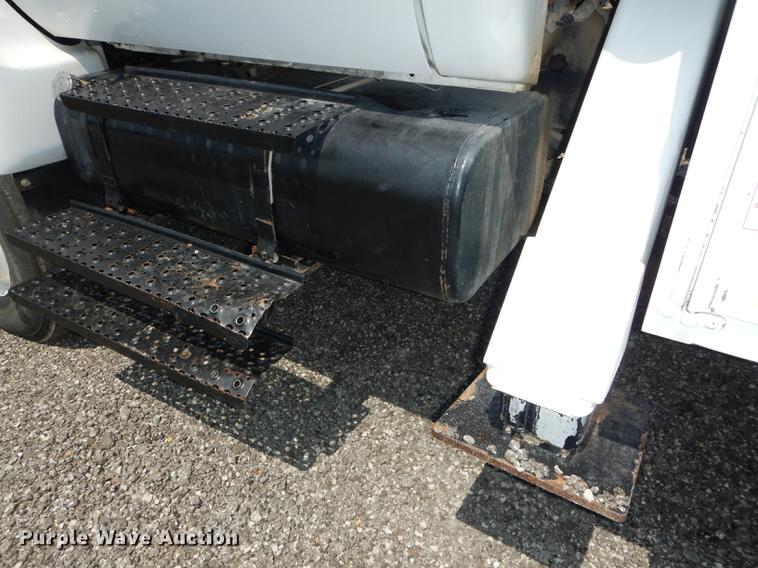 image for item DE1799 2008 Ford F750 Super Duty XL digger derrick truck