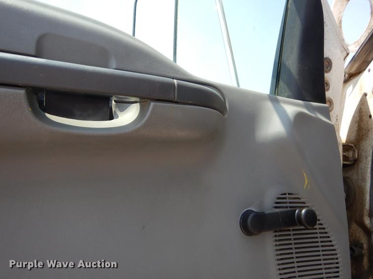 image for item DE1799 2008 Ford F750 Super Duty XL digger derrick truck