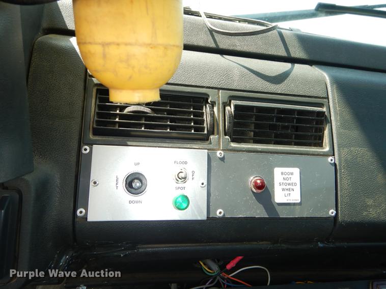 image for item DE1800 1999 GMC C7500 bucket truck