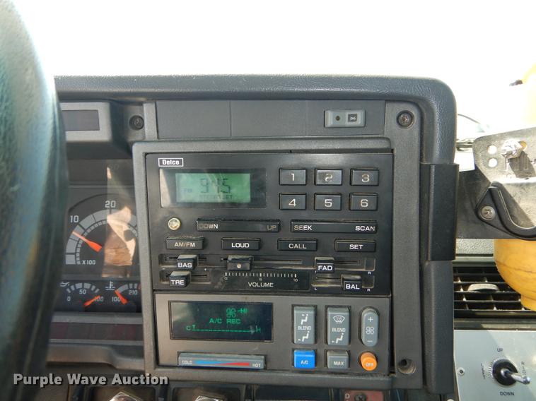 image for item DE1800 1999 GMC C7500 bucket truck