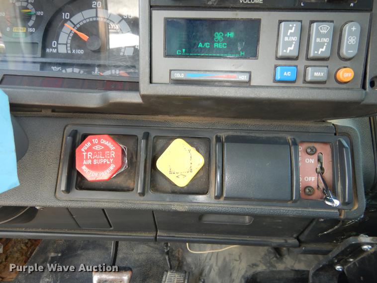 image for item DE1800 1999 GMC C7500 bucket truck