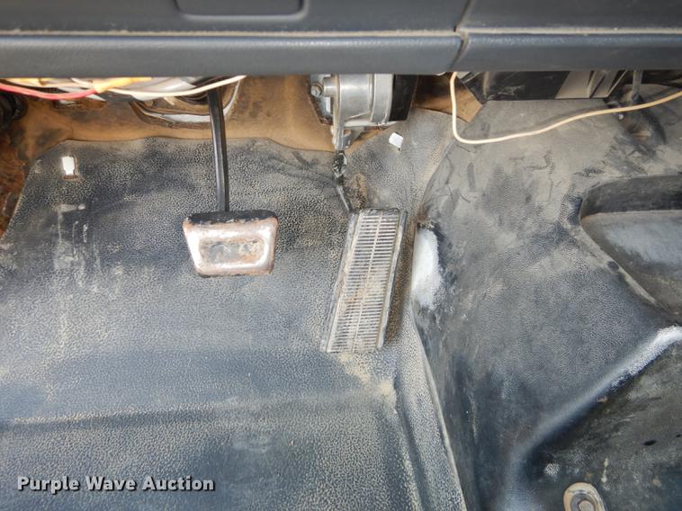 image for item DE1800 1999 GMC C7500 bucket truck