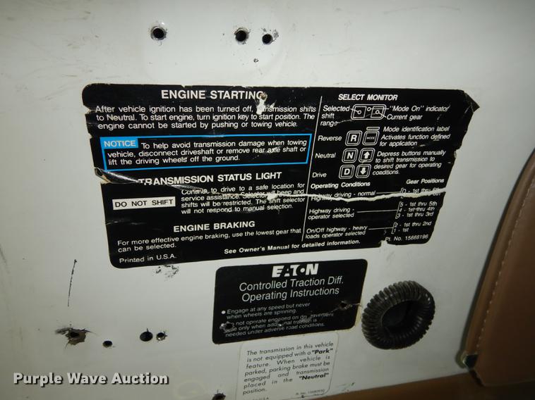 image for item DE1800 1999 GMC C7500 bucket truck