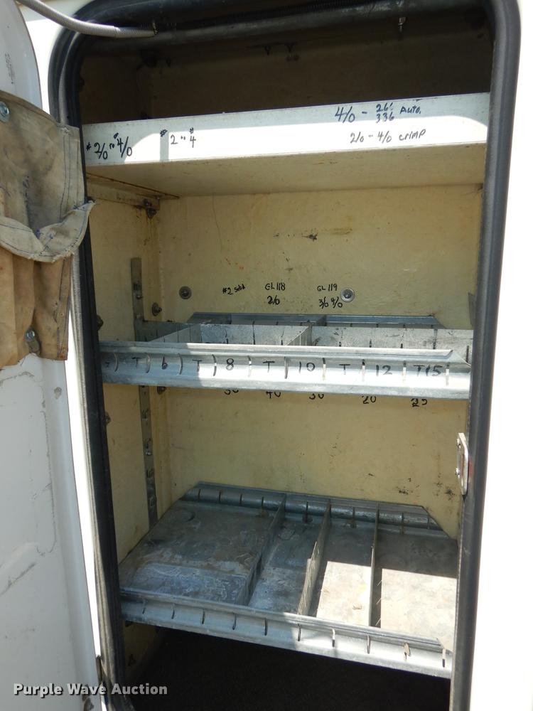 image for item DE1800 1999 GMC C7500 bucket truck