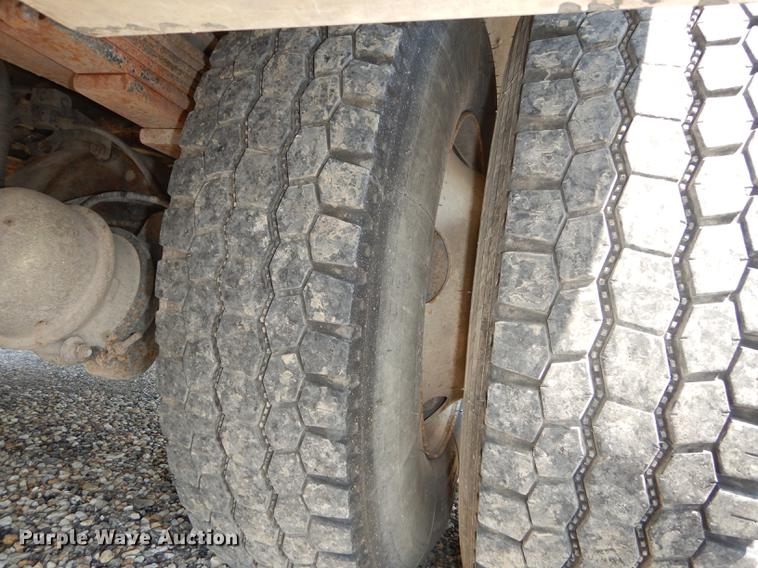 image for item DE1800 1999 GMC C7500 bucket truck