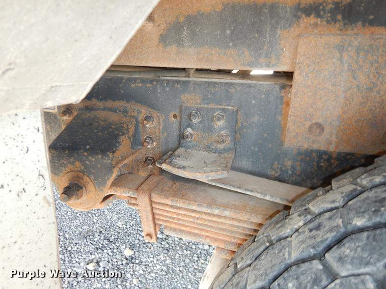 image for item DE1800 1999 GMC C7500 bucket truck