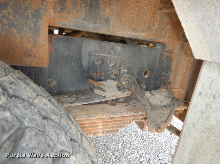 image for item DE1800 1999 GMC C7500 bucket truck