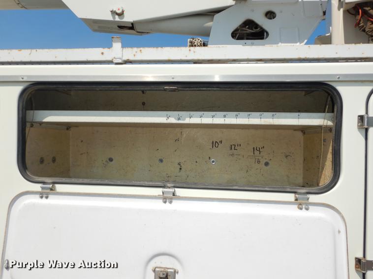 image for item DE1800 1999 GMC C7500 bucket truck