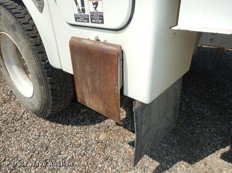 image for item DE1800 1999 GMC C7500 bucket truck