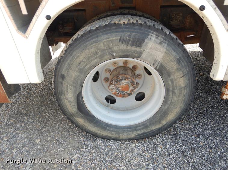 image for item DE1800 1999 GMC C7500 bucket truck