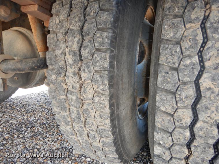 image for item DE1800 1999 GMC C7500 bucket truck