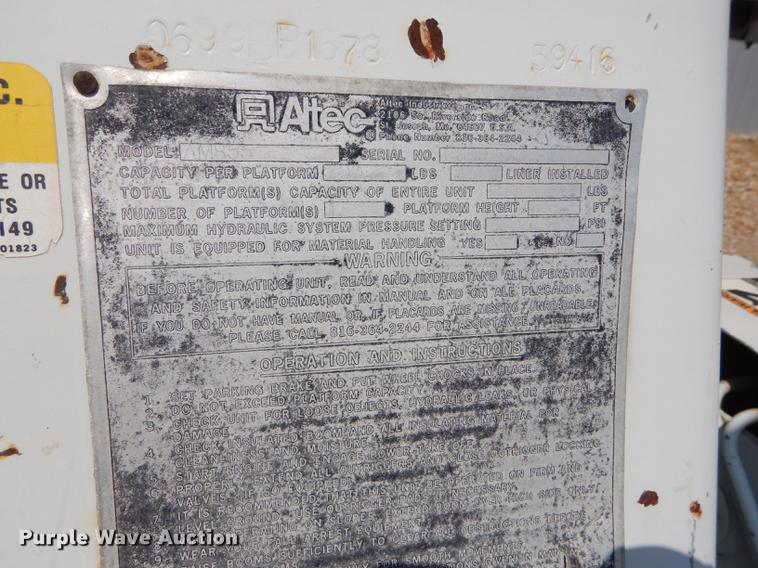 image for item DE1800 1999 GMC C7500 bucket truck