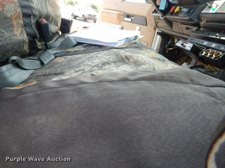 image for item DE1800 1999 GMC C7500 bucket truck