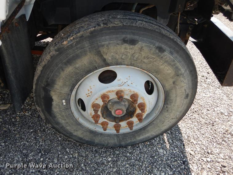 image for item DE1800 1999 GMC C7500 bucket truck