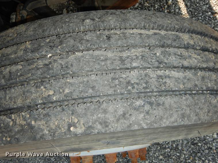 image for item DE1800 1999 GMC C7500 bucket truck