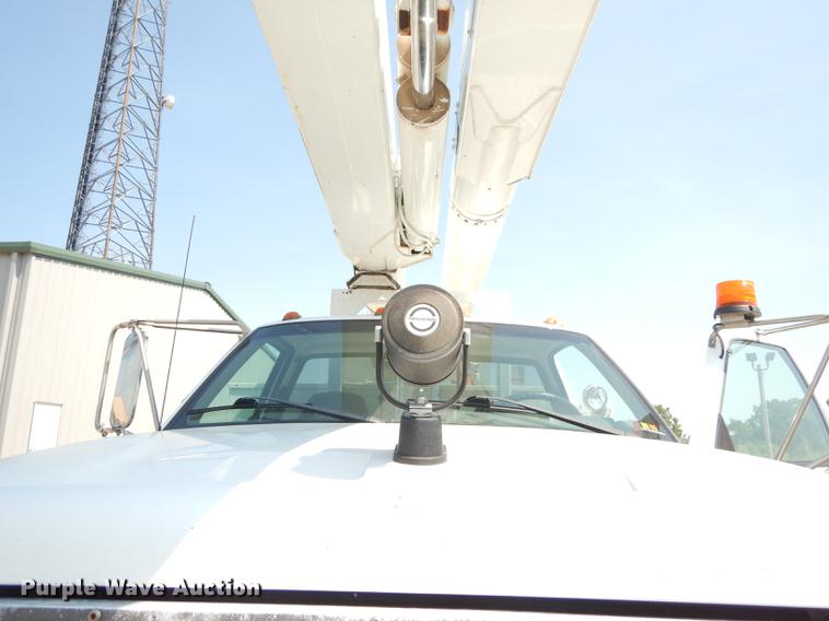 image for item DE1800 1999 GMC C7500 bucket truck
