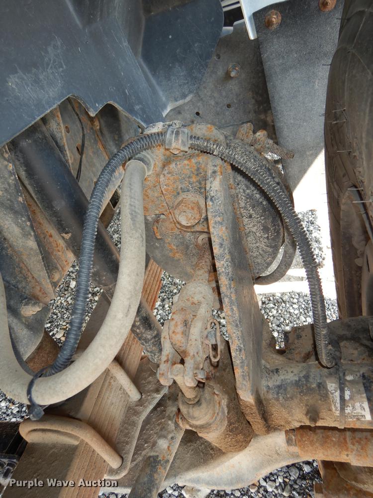 image for item DE1800 1999 GMC C7500 bucket truck