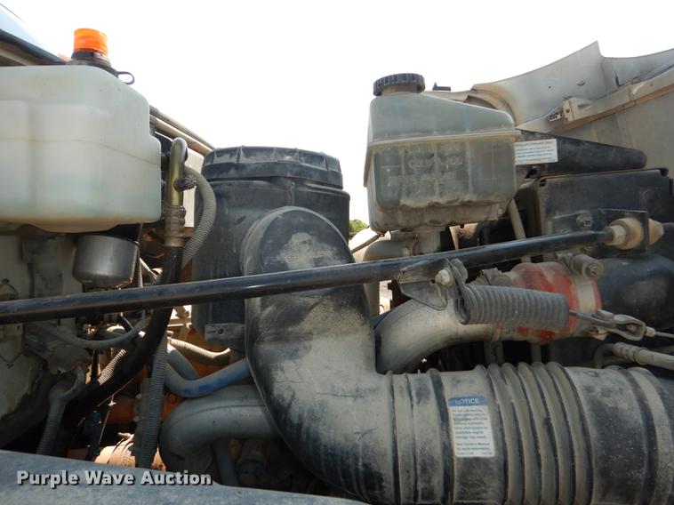 image for item DE1800 1999 GMC C7500 bucket truck