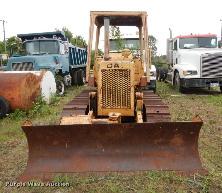 image for item DE1809 Caterpillar D3 dozer