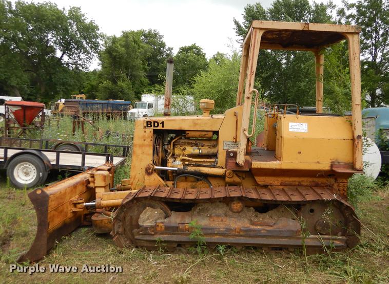 image for item DE1809 Caterpillar D3 dozer