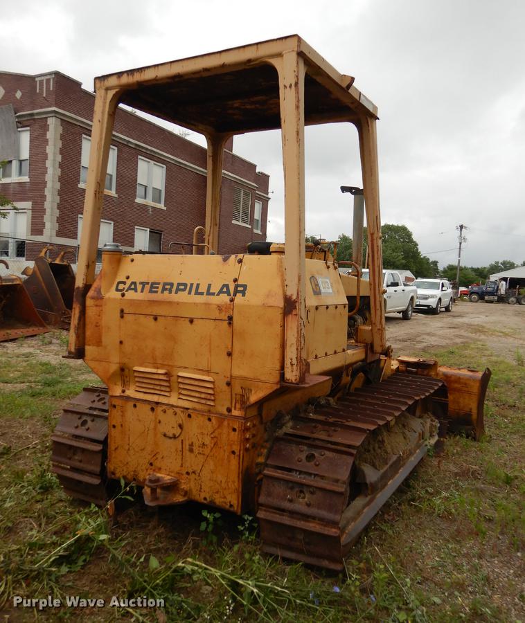 image for item DE1809 Caterpillar D3 dozer