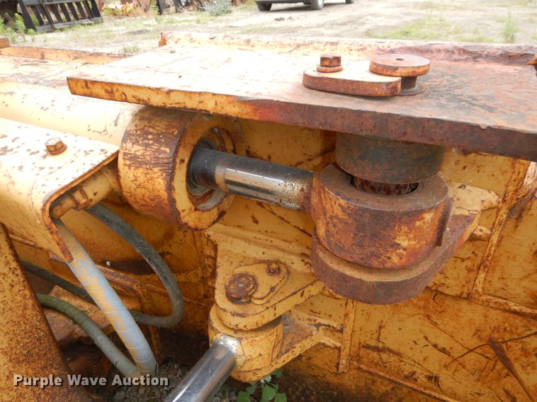 image for item DE1809 Caterpillar D3 dozer