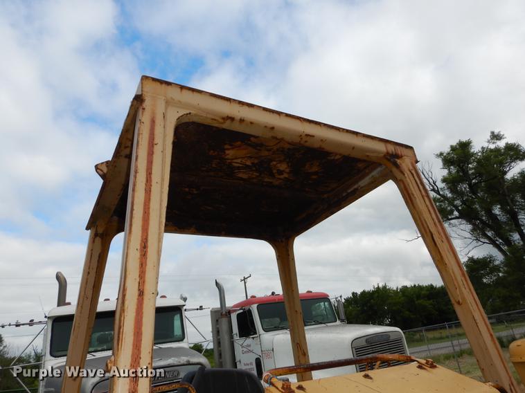 image for item DE1809 Caterpillar D3 dozer