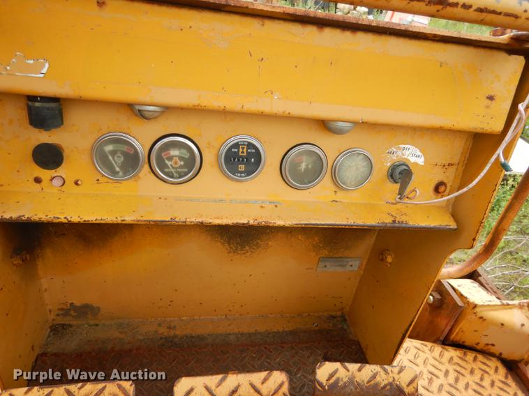 image for item DE1809 Caterpillar D3 dozer