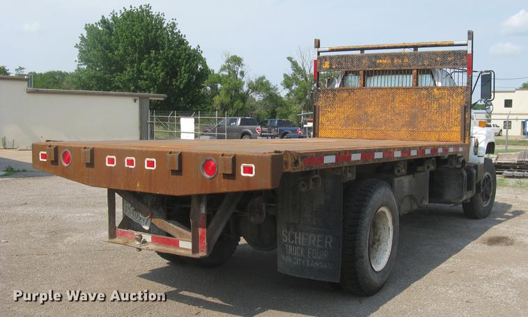image for item DE2952 1992 GMC TopKick 6500 flat dump bed truck