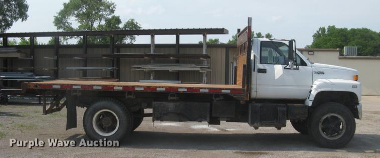 image for item DE2952 1992 GMC TopKick 6500 flat dump bed truck